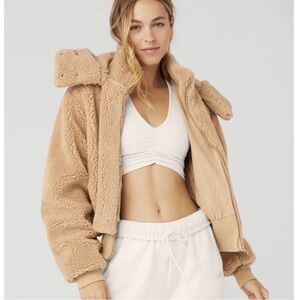 ALO Yoga Camel foxy Jacket sz medium